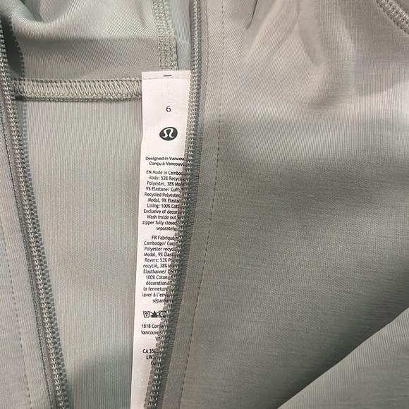 Lululemon jacket - Picture 7 of 7